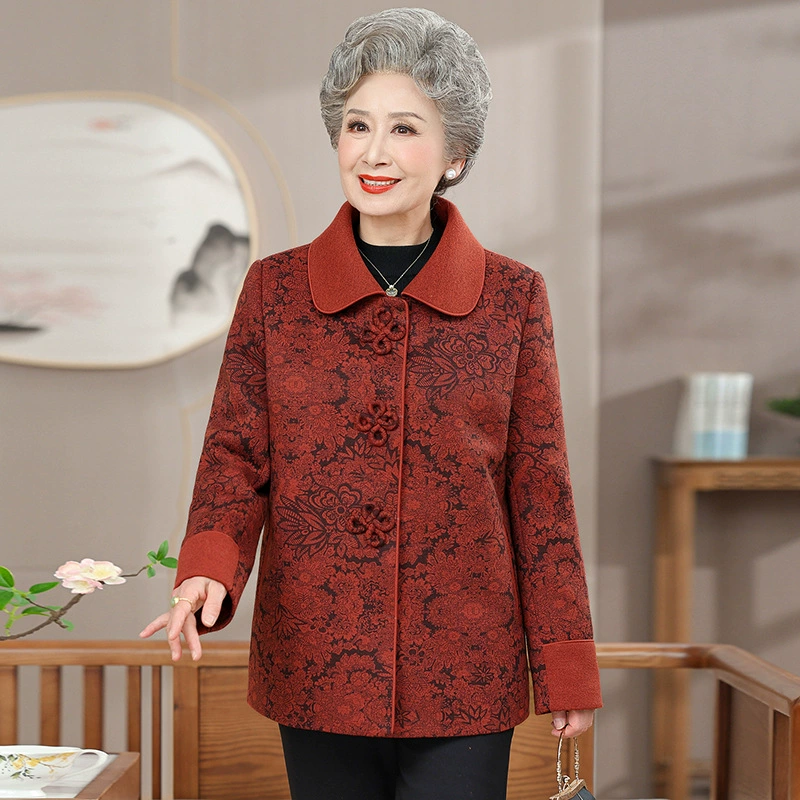 Весеннее пальто для пожилых людей