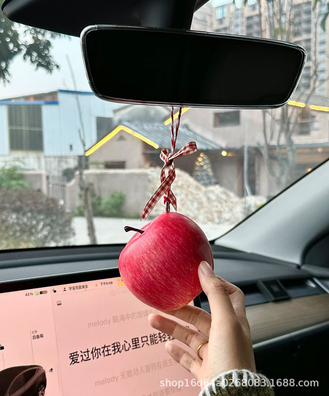 Apple 車のペンダント車のインテリアアクセサリークリエイティブな個性かわいい装飾車のセンターコンソールフルーツドアペンダント|undefined