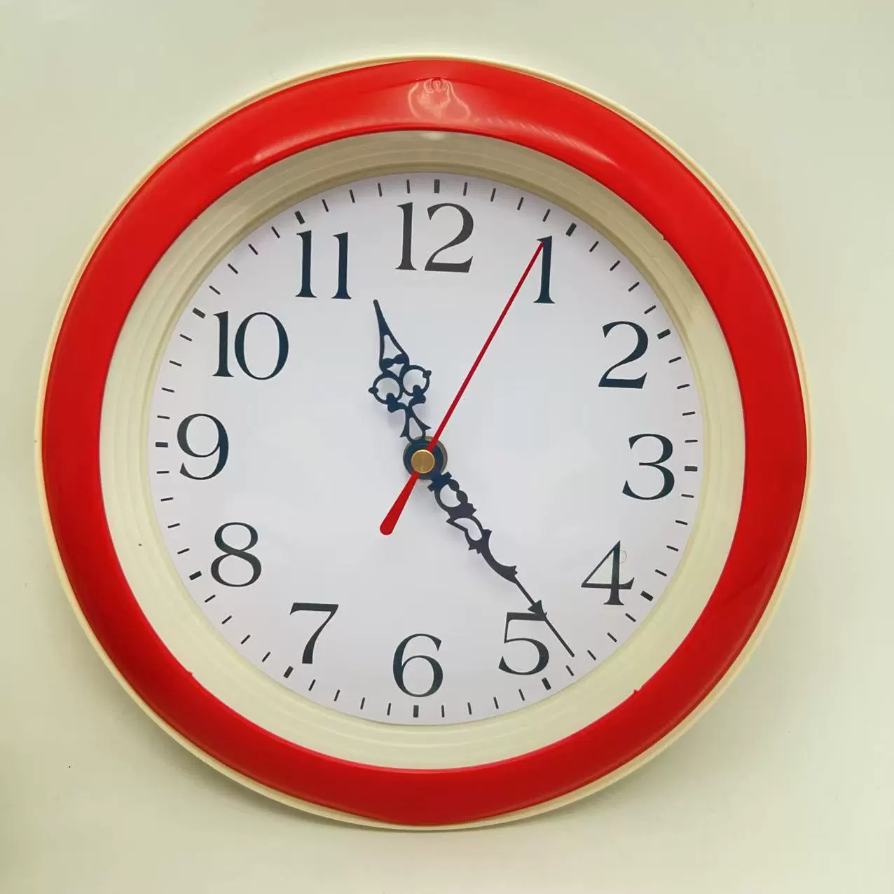 Plastic wall quartz watch, wholesale, simple and elegant design