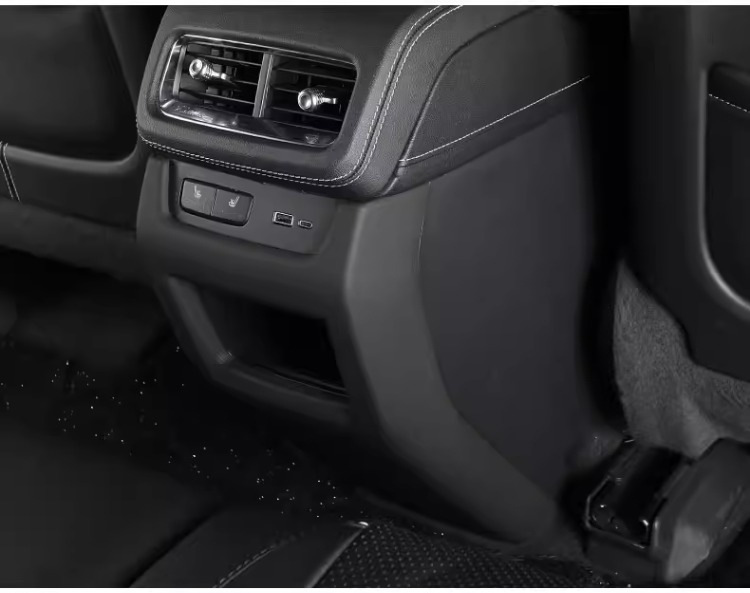 Brand New 25~26 Model Cadillac Xt5 Modified Armrest Box Protective Cover, Dedicated Air Vent Protective Cover