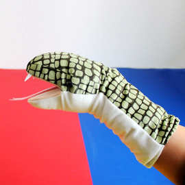 新款十二生肖仿真蛇手偶毛绒玩具套手玩偶嘴巴能动亚马逊跨境现货