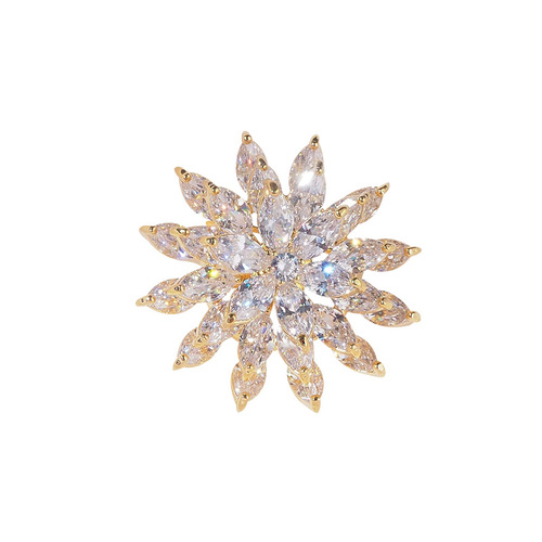 Gourmet fashion butterfly pearl flower brooch for women, high-end, delicate and elegant, dress flower, suit coat accessory pin