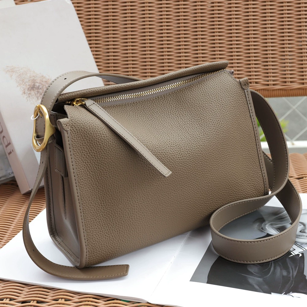 Trend fashionable leather one-shoulder bag, city style, cowhide, genuine leather