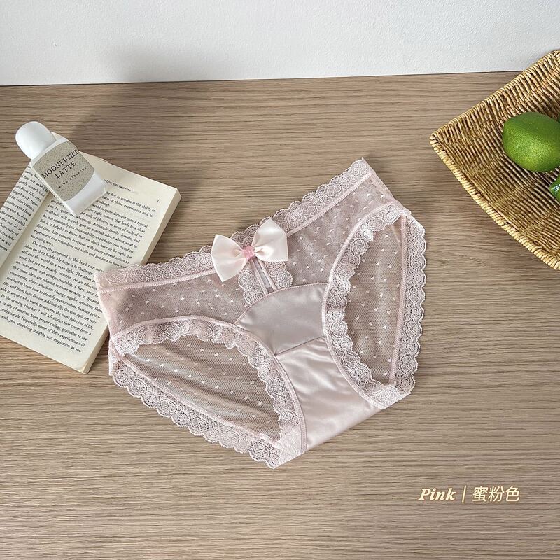 甘くて、キャラメルを欲しがっています。甘くて、フランスのレースの女性の下着を結びます。|undefined
