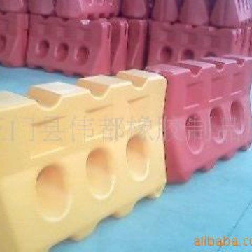 厂家供应高质水马隔离墩防撞桶马路施工安全防护设施护栏围挡批发