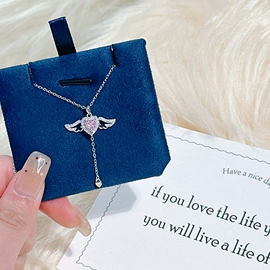 戒指;项链;耳钉