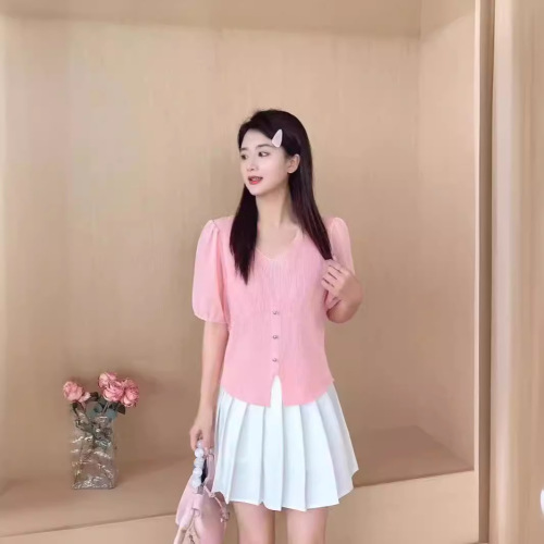 Summer-style, Thin, Patchwork Mesh Gauze Bubble-Sleeve Knit Top for Women – V-Neck, Slimming, Figure-flattering, Youthful Look, Perfect as a Blouse