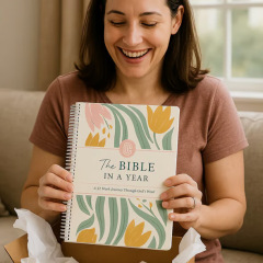 国境を越えたtkの人気スタイル The Bible In A Year: A 52 週間スタディ 52 週間バイブル