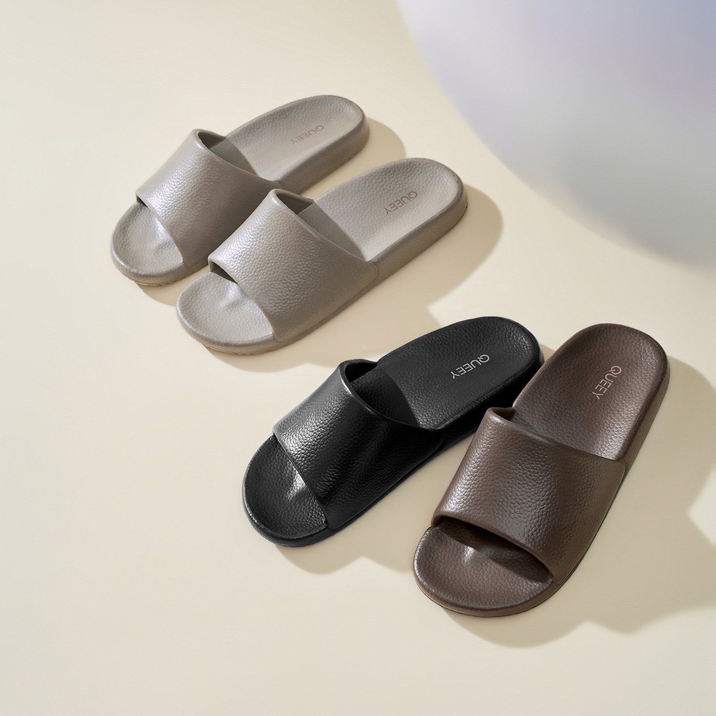 Slippers voor dames zomer 2026 nieuwe indoor badkamer baden antislip bovenkleding dikke zolen antibacteriële en deodorant comfortabele slippers voor dames