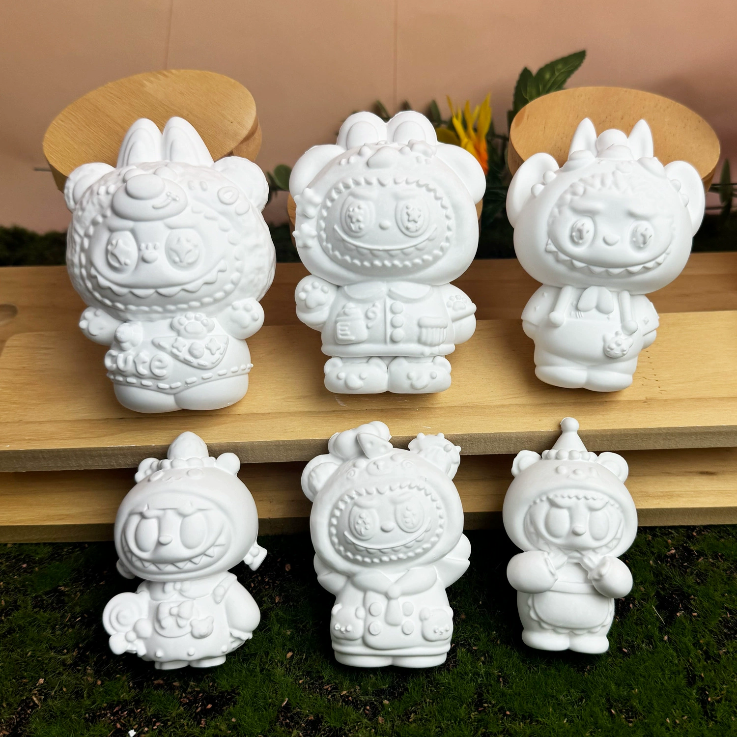 Labubu gypsum doll first generation second generation third generation labubu DIY graffiti peripheral clothes accessories plate