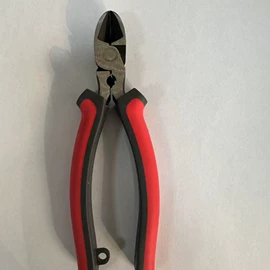 尖嘴钳;钢丝钳;其他钳类工具