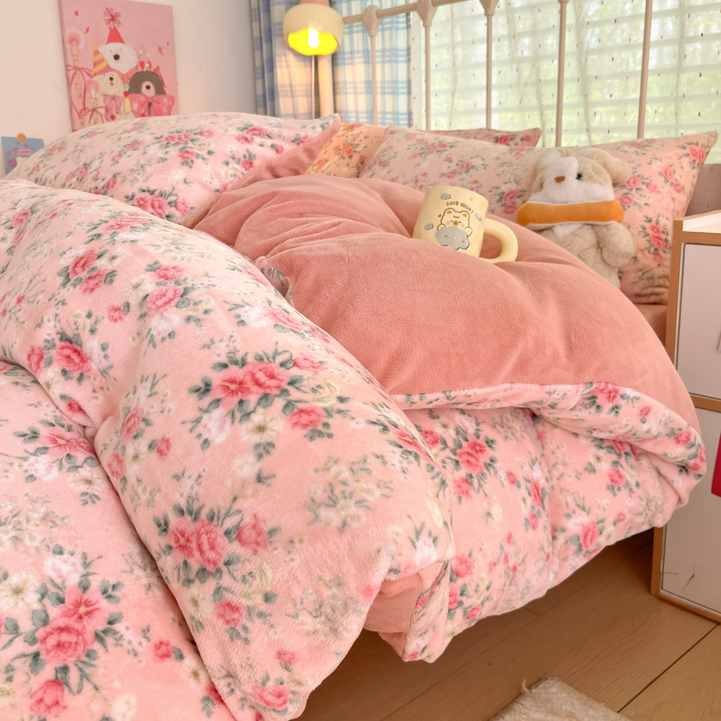 Añadir una pequeña cama de lana de leche fresca de cuatro piezas de lana de coral de brida de invierno para aumentar la sopa de cama cálida cubierta de cama