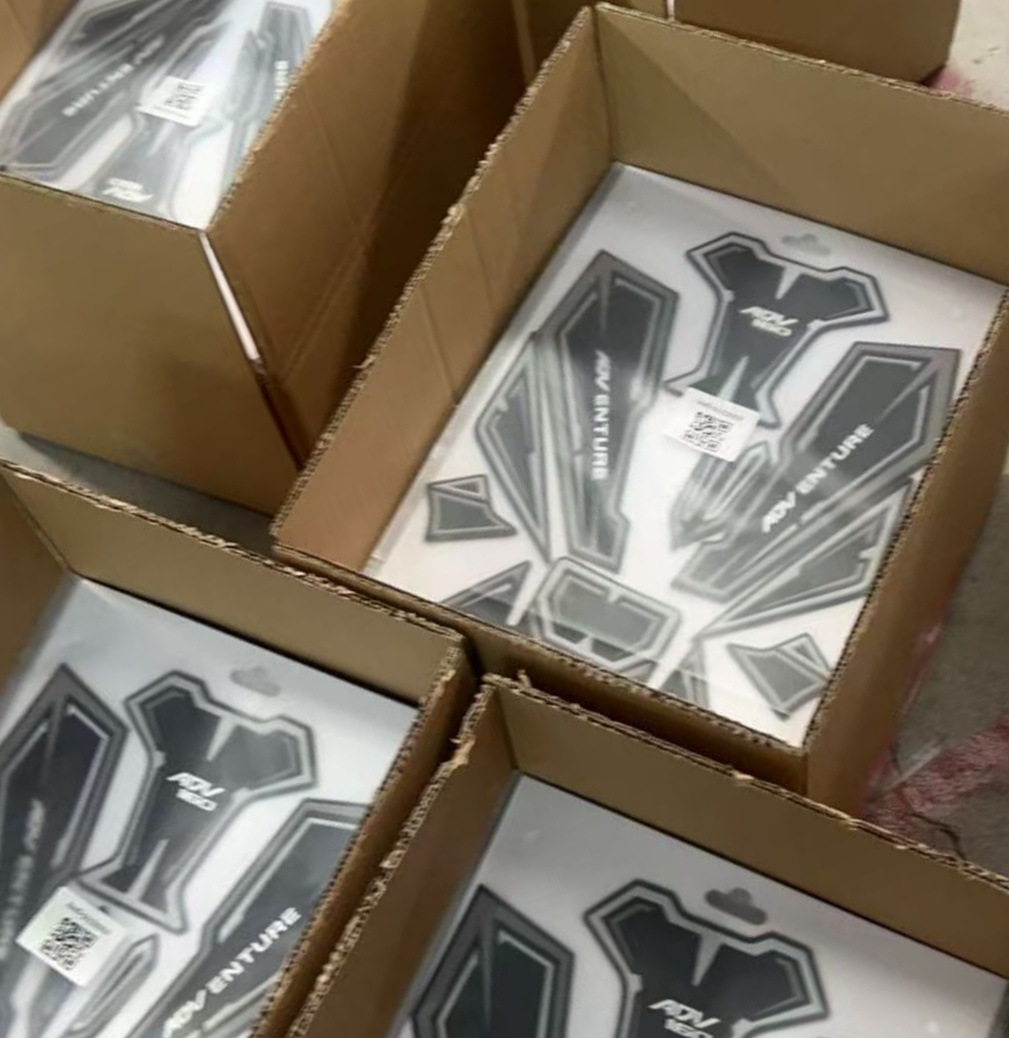 Suitable for 22-24 Honda Adv160 Motorcycle Decorative Stickers, Anti-Scratch Fuel Tank Protection Stickers, Modified Adv160