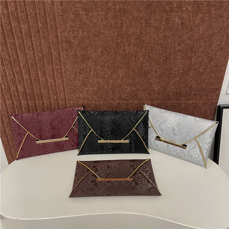 2025 bolsas de mano personales de moda simple bolsas de sobres de estilo exterior