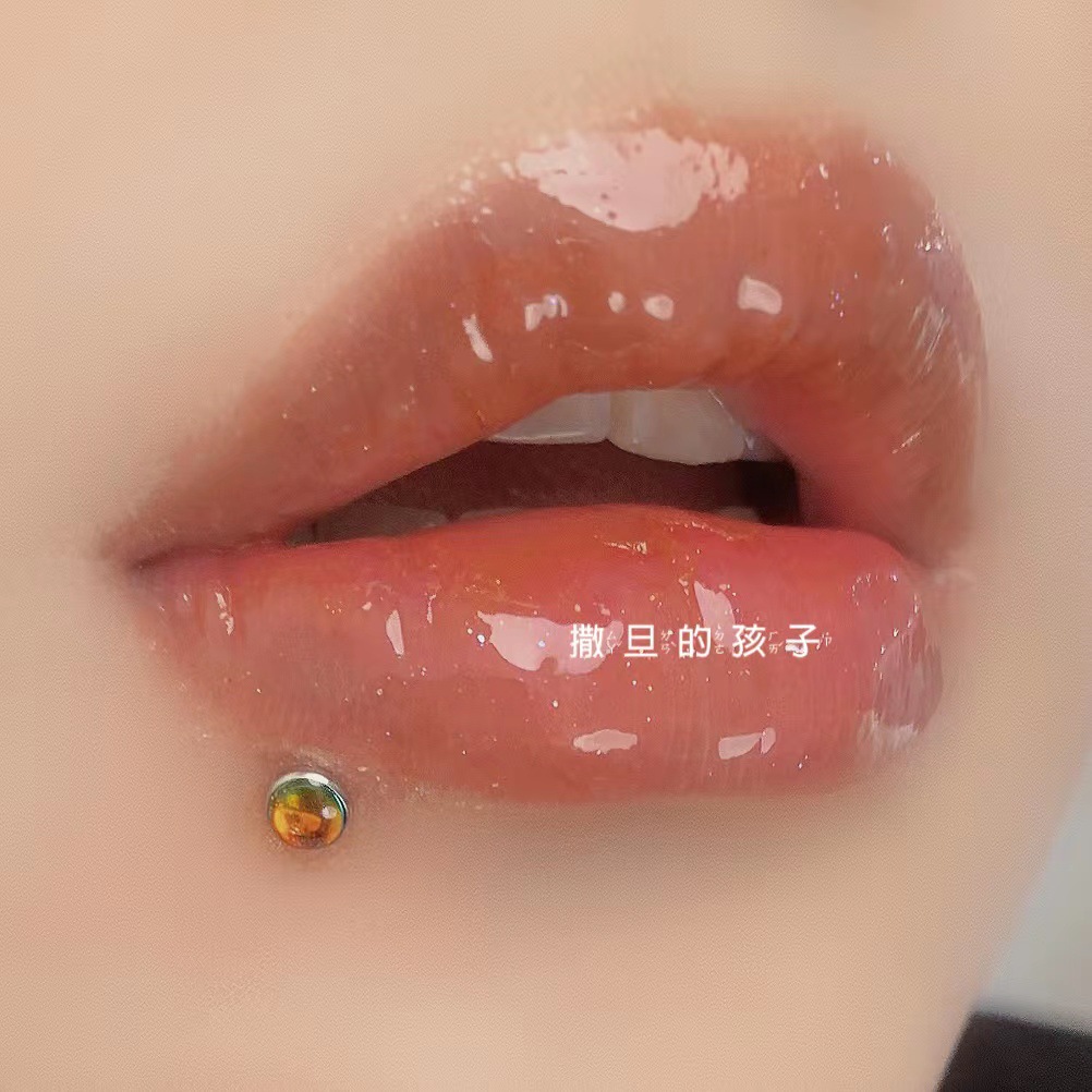 Pointed titanium steel lip stud product view