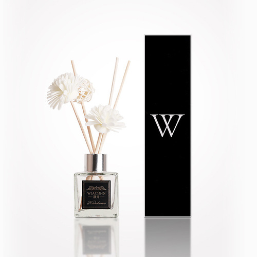 Factory wholesale flameless aromatherapy essential oil air freshener household bedroom long-lasting bathroom perfume deodorizer
