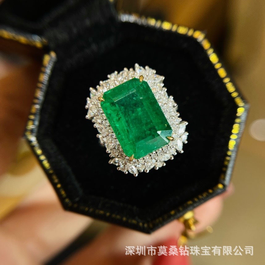 Organic diamond stone inlay