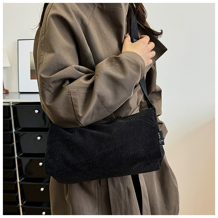 Вельветовая сплошная сумка большой емкости через плечо осенью и зимой новая минималистская сумка для подушки повседневная сумка на плечо