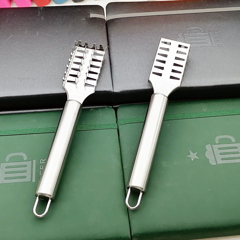 D1746 Escala de pescado de acero inoxidable raspador escala manual del hogar removedor cocina pescado matando cepillo cuchillo