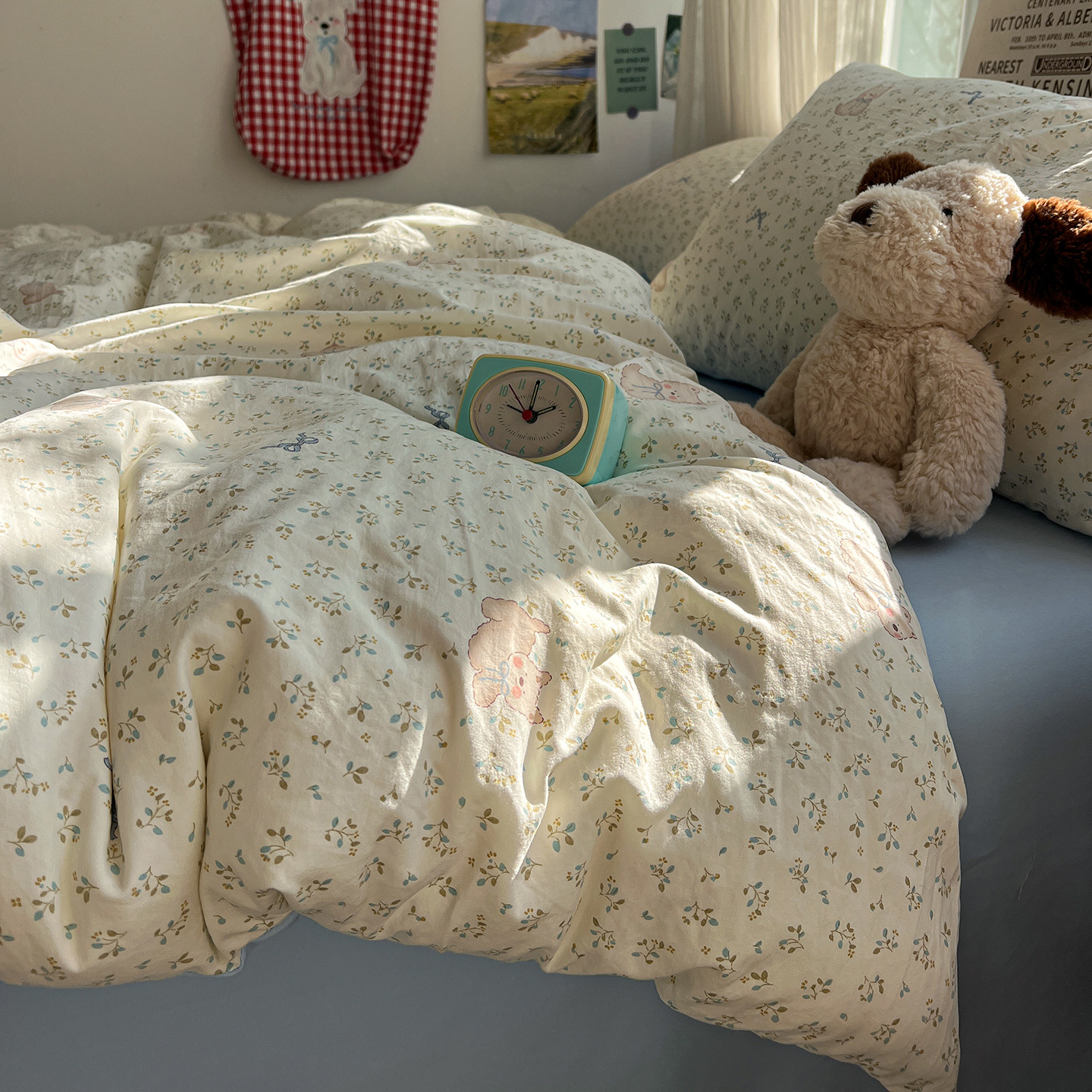 Una clase de cama ultra suave cuatro piezas de grado madre-infantil puede dormir desnudo sábanas cubierta de cama dormitorio de estudiantes tres piezas