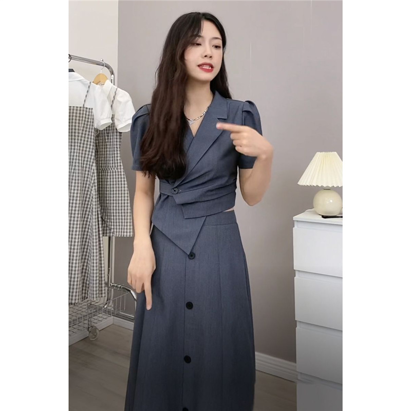 棉美界灰色时尚套装女夏季减龄设计感西装上衣+a字半身裙两件套女