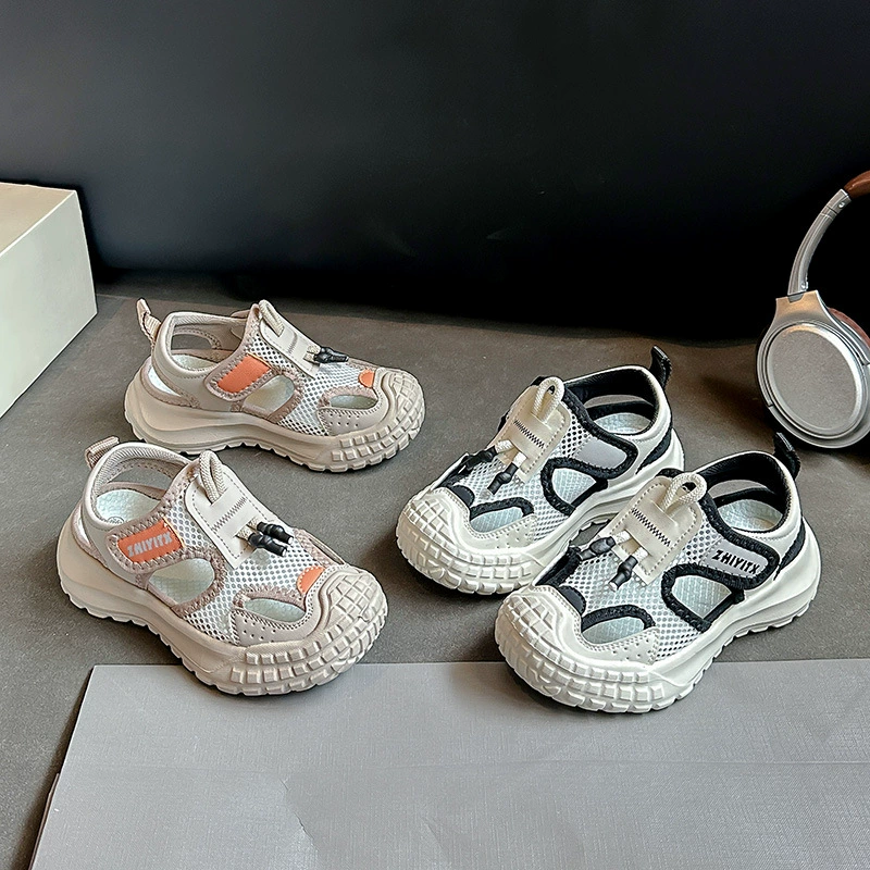 Детская обувь лето 2025, закрытые пляжные туфли для мальчиков, корейская версия, легкие, удобные, спортивные сандалии на липучке.