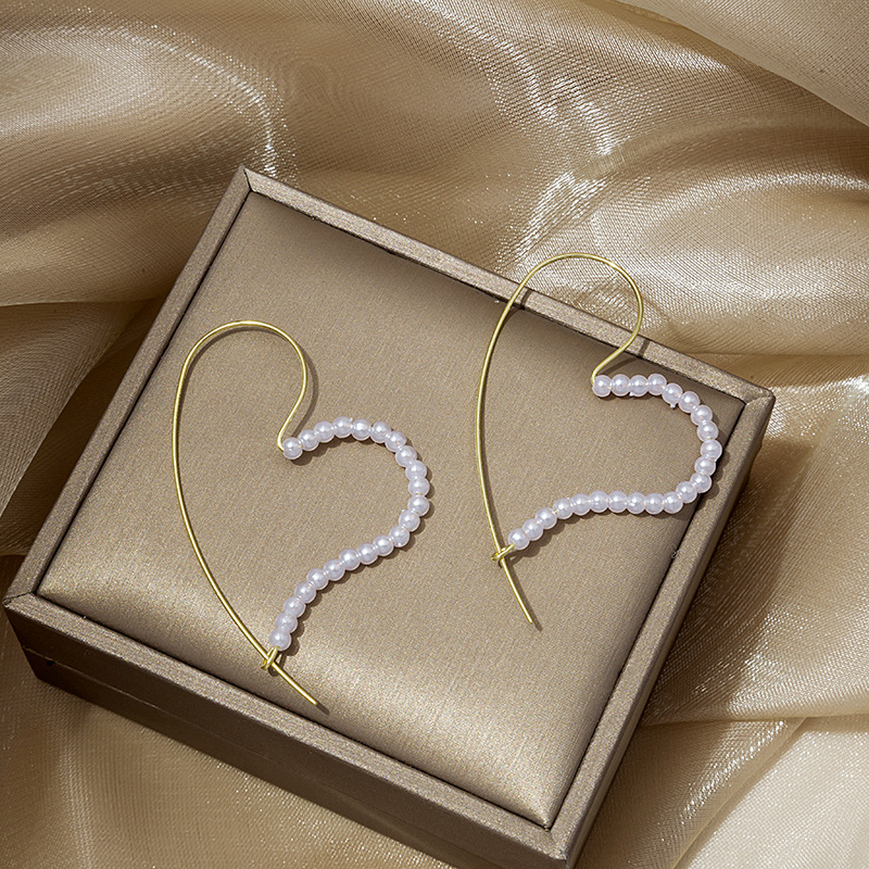 Boucles doreilles mignonnes simples de perle en forme de coeur de modepicture3