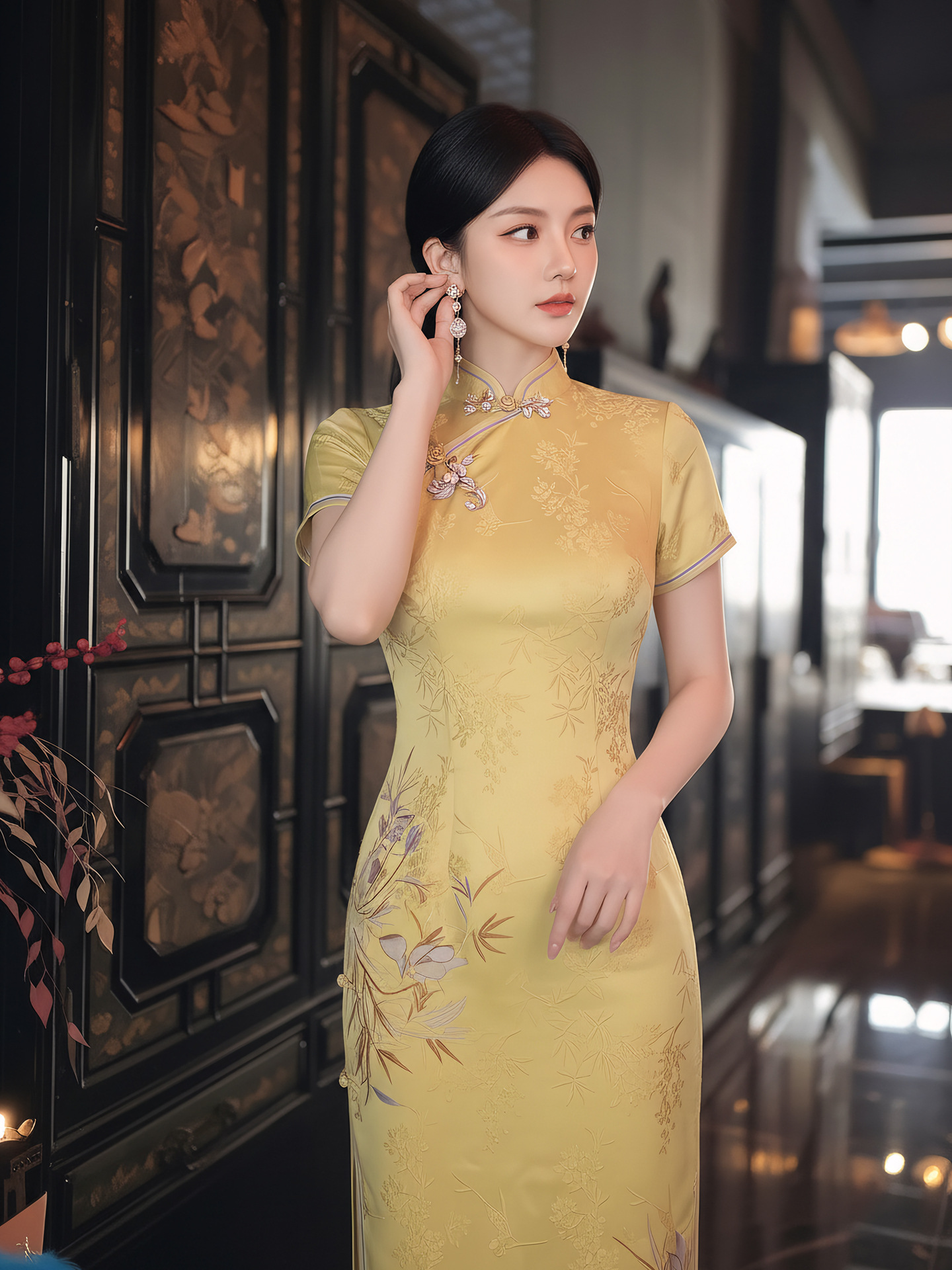 Đầm sườn xám tay ngắn thêu hoa cổ điển phong cách Trung Hoa — màu vàng
