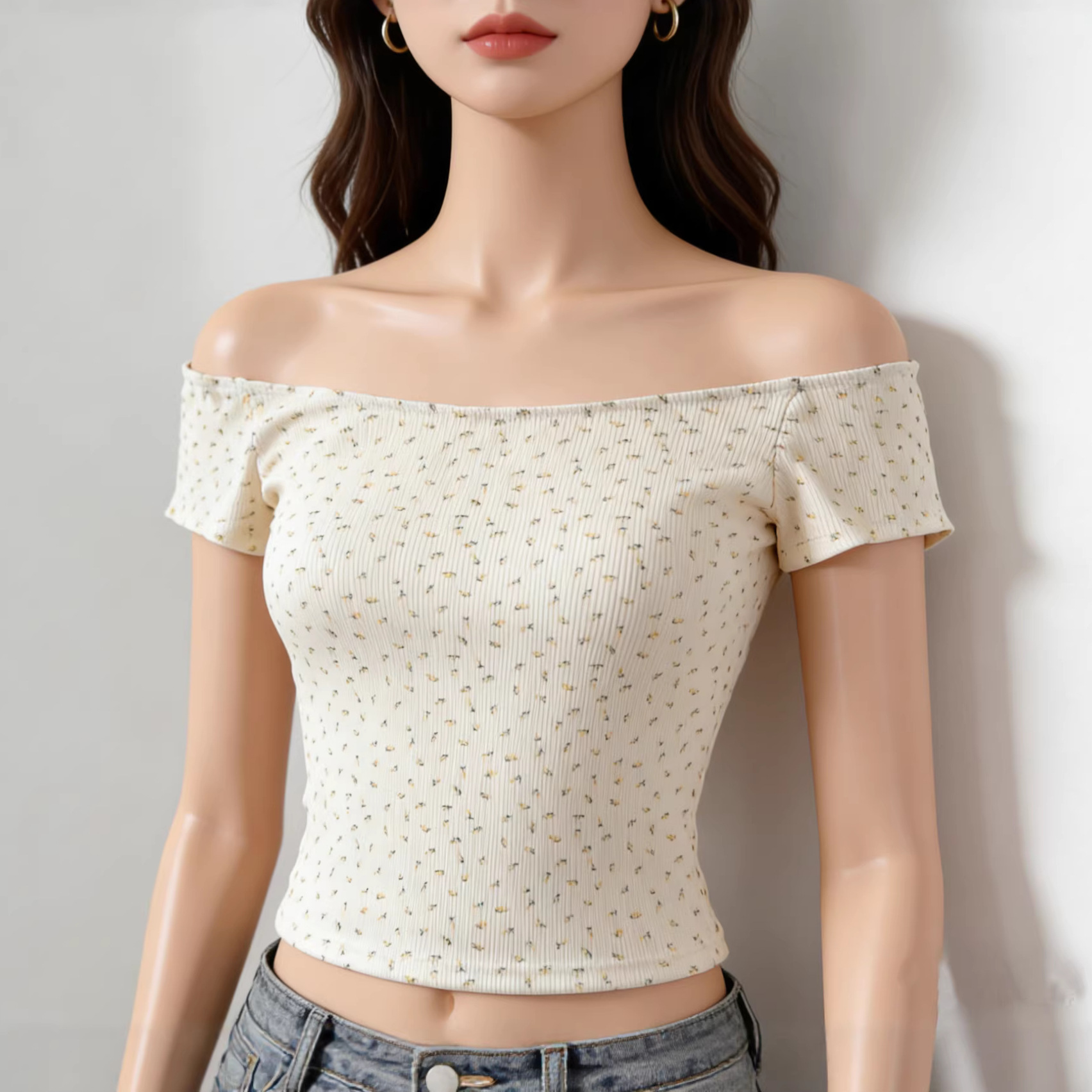 Sexy and Alluring Ribbed Off-Shoulder Floral Slim-Fit Short-Sleeve T-Shirt for Women, Summer Spicy Girl Style, Slimming Base Top for Women