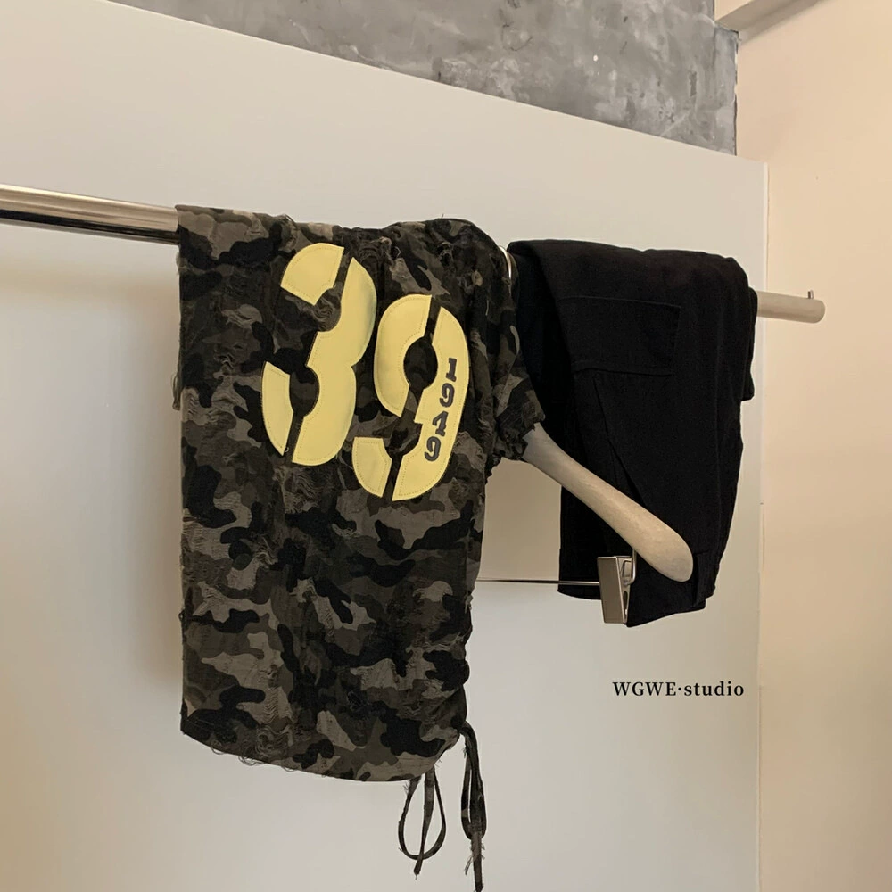 Тshirt с ретро-маскировочным дизайном в американском стиле, сезонный тренд, рукав короткий, оверсайз