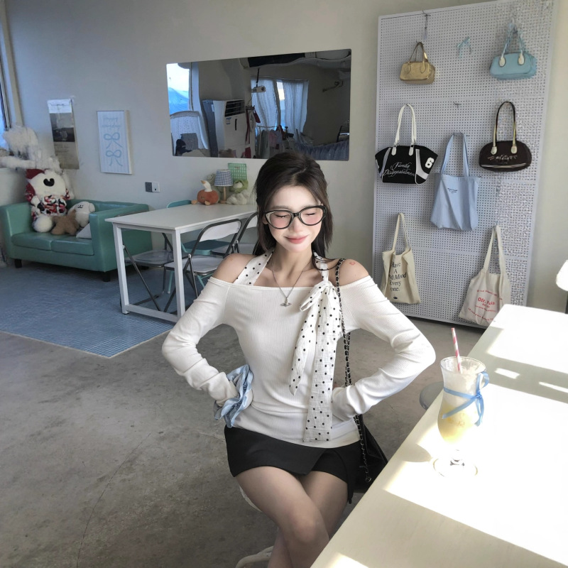 红人馆白色t恤女2025新款早秋打底衫长袖辣妹修身露肩一字肩上衣|undefined