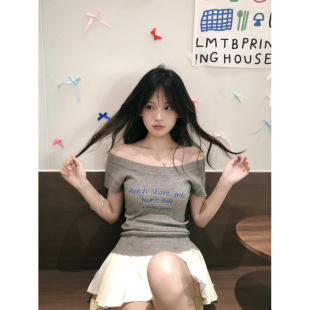 Korean Letter Print Off-Shoulder Short-Sleeved T-Shirt for Women in Summer, Slim Fit, Pure Lust Hottie Off-Shoulder Top
