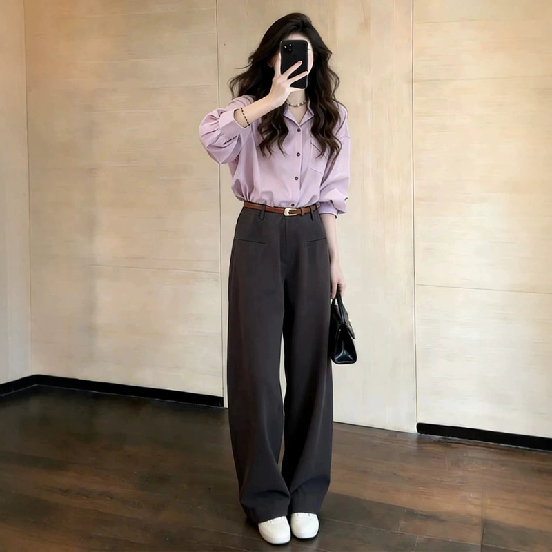 Elegant long-sleeve women's shirt, new autumn 2026 collection, with a turn-down collar, loose fit, versatile, slimming, and stylish