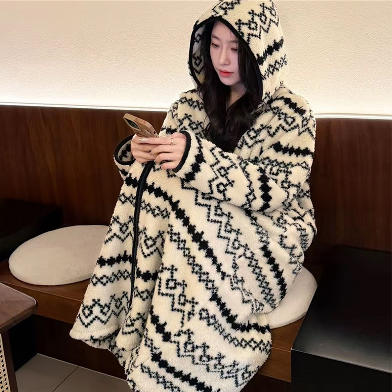 350G fleece robe for women, autumn and winter thickened warm bathrobe, one-piece pajamas, high-end lamb fleece home wear 350G fleece robe for women, autumn and winter thickened warm bathrobe, one-piece pajamas, high-end lamb fleece home wear