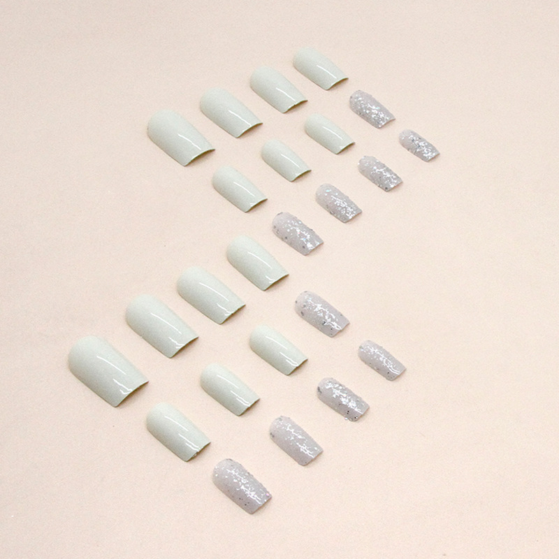 Trendy Press-On Nails