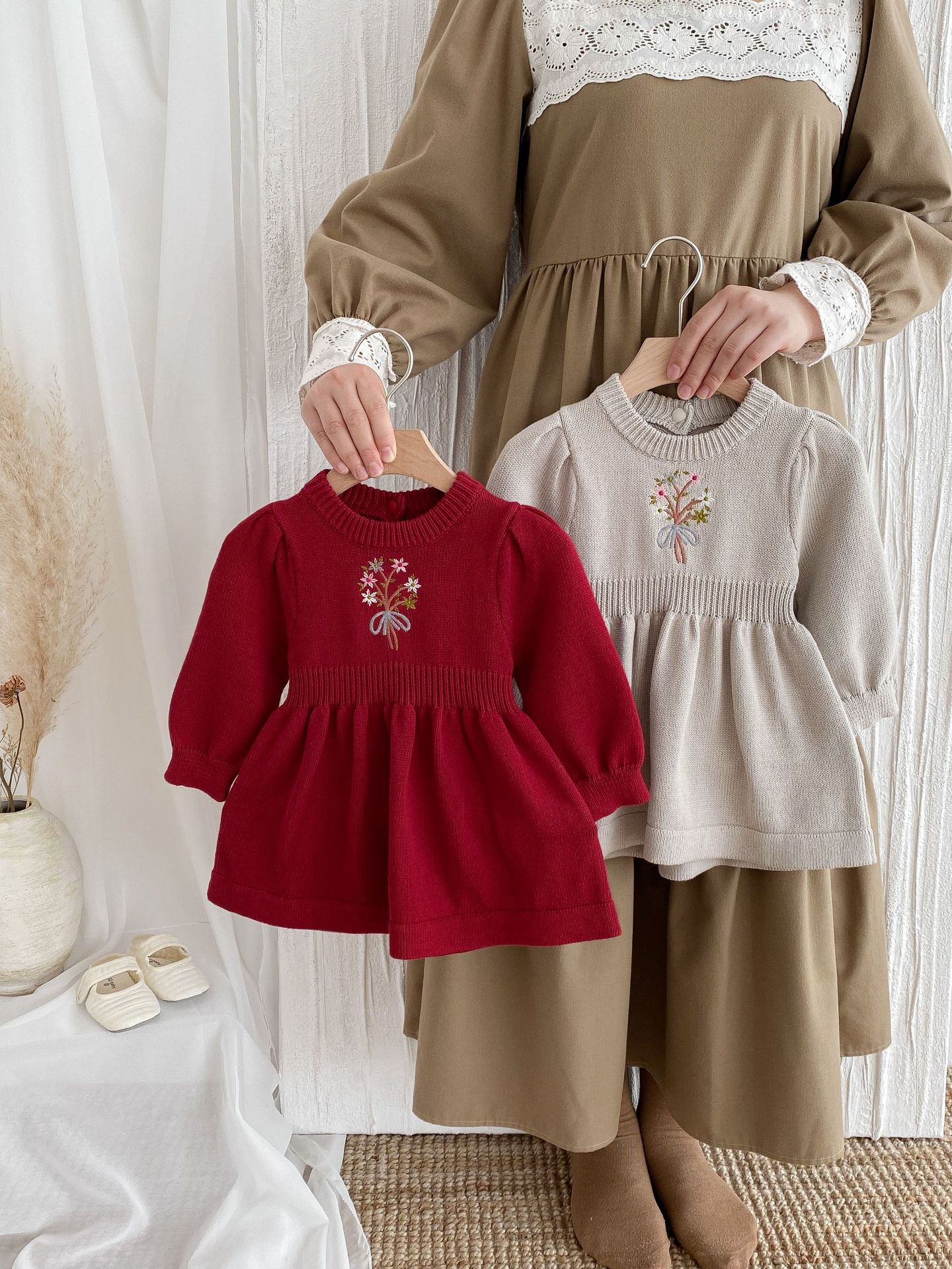 Children's knitted cute long-sleeve for early age with a round…