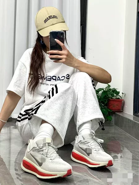 Putian Shoes Pure Original High-End Version Zoom Built-In Air Cushion Vomero18 Moon Landing 18 Running Shoes Thick-Soled Retro