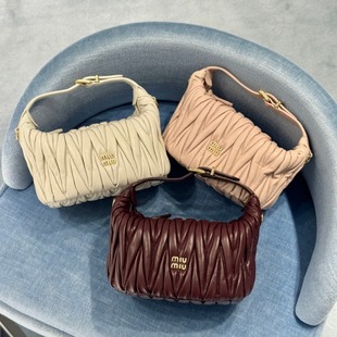 MIU��2025�¿�ǧ���С���ް�녶���r�аٴ�б��������Ӱ�Ů��