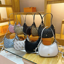 C��2024�¿���������Ů���羳Ҹ�°ٴ�μ���p�籬��б���bag
