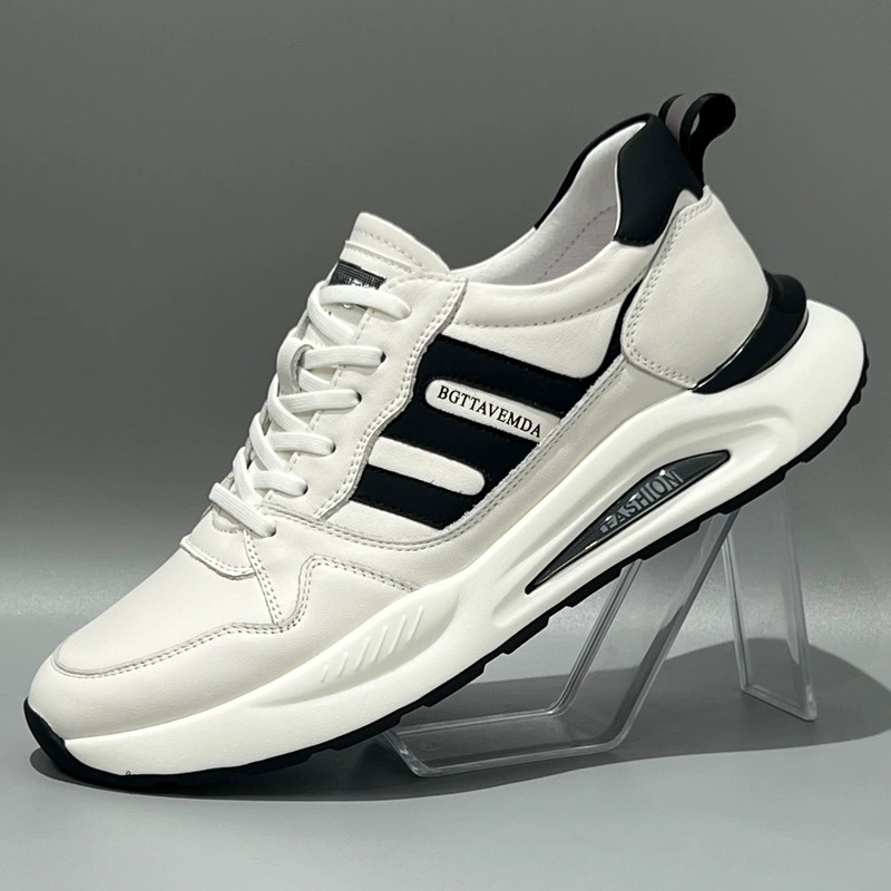 Европейская станция Мужская обувь Осень 2024 Новые кожаные маленькие белые туфли толстая подошва увеличены, легкие беговые повседневные кроссовки мужчины
