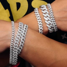 戒指;宝石工艺品;K金耳饰