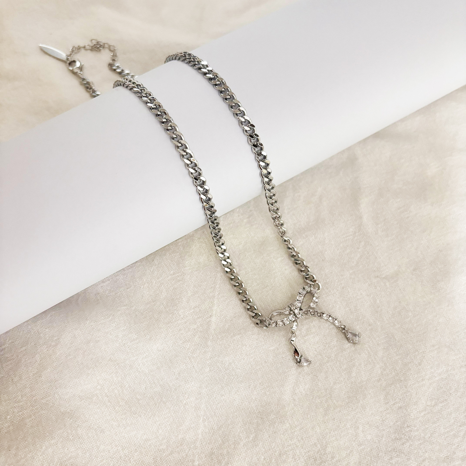 Collier pendentif nœud papillon Lina Girl, style cubain chic et tendance, fusion européenne et américaine._voghion.com