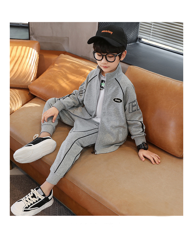 Ensemble de vêtements de sport pour garçons pour enfants 2024 Zhongda version coréenne de l'uniforme scolaire de sport pour enfants 2022 nouveau_voghion.com