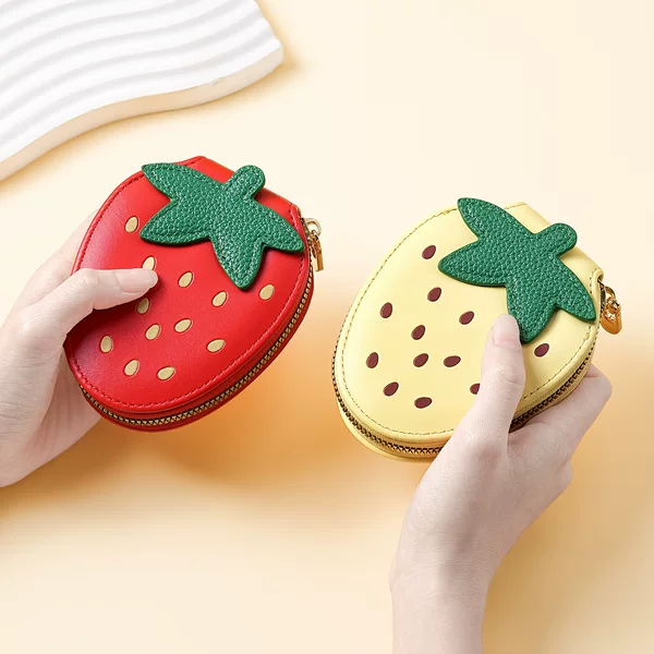 New Cute Little Strawberry Pu Coin Purse, Popular Fruit-Themed Coin Storage Bag, Can Be Hung on a Bag, Accordion-Style Card Holder