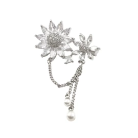 胸针;胸饰;项链