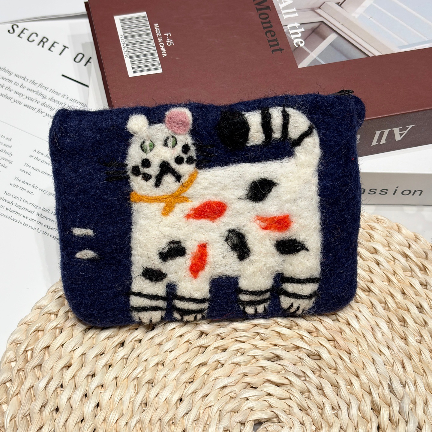 흰 고양이 - 파란색 배경 동전 지갑