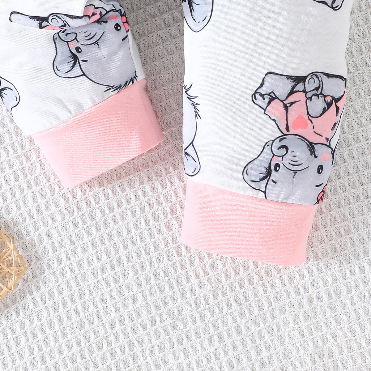 Nouveau haut mignon d'éléphant + pantalon imprimé + chapeau trois pièces pour filles automne 2024 INS_voghion.com