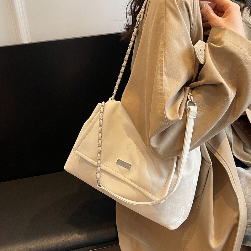 Large capacity for 2024 autumn/winter new fashionable niche women's texture chain single shoulder crossbody tote bag_voghion.com
