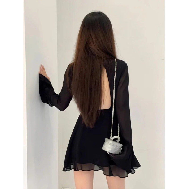 New French Niche Long-Sleeved Slim-Fitting Little Black Dress with Backless Waist and Long-Sleeved Dress