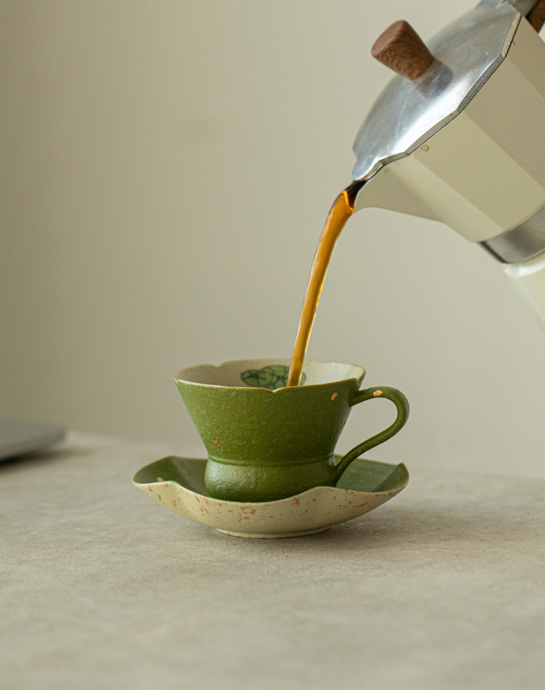 Handbemalte Keramik Kaffeetasse Mit Untertasse Und Goldrand_voghion.com